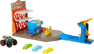 Hot Wheels Monster Trucks Patlama İstasyonu HFB12