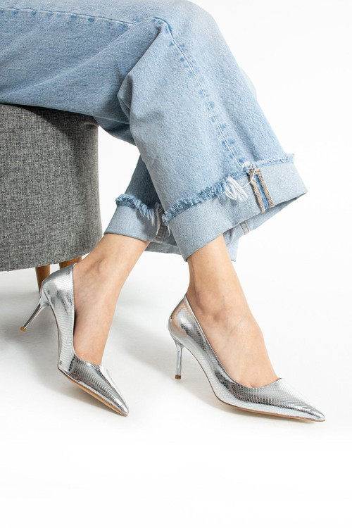 Gümüş Gri Vegan Deri Yılan Desenli 7 Cm İnce Topuklu Sivri Burun Şık Rahat Kadın Stiletto Ayakkabı