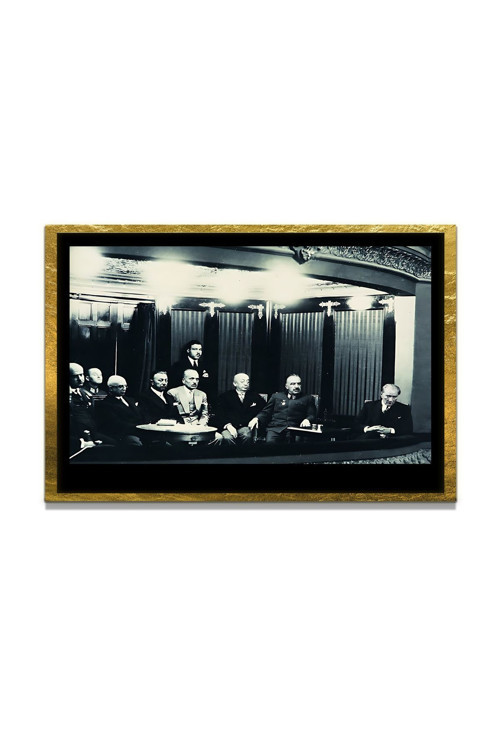 Yapay Zeka İle Yenilenmiş Atatürk Fotoğrafları Siyah Beyaz Cam Tablo, 3D Dekoratif Baskı 200