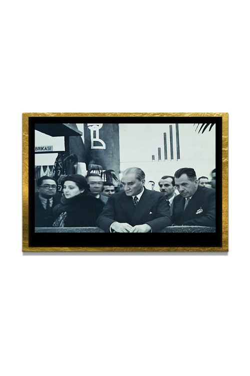 Yapay Zeka İle Yenilenmiş Atatürk Fotoğrafları Siyah Beyaz Cam Tablo, 3D Dekoratif Baskı 216