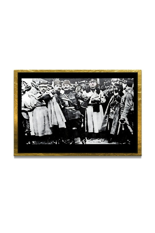 Yapay Zeka İle Yenilenmiş Atatürk Fotoğrafları Siyah Beyaz Cam Tablo, 3D Dekoratif Baskı 381