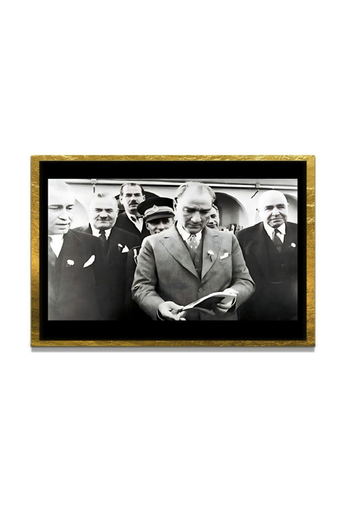 Yapay Zeka İle Yenilenmiş Atatürk Fotoğrafları Siyah Beyaz Cam Tablo, 3D Dekoratif Baskı 565