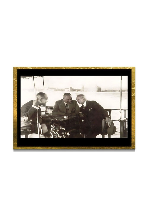 Yapay Zeka İle Yenilenmiş Atatürk Fotoğrafları Siyah Beyaz Cam Tablo, 3D Dekoratif Baskı 491
