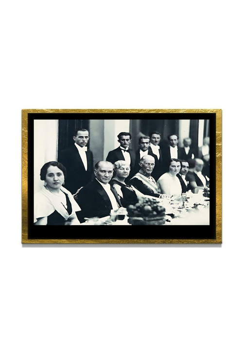 Yapay Zeka İle Yenilenmiş Atatürk Fotoğrafları Siyah Beyaz Cam Tablo, 3D Dekoratif Baskı 280