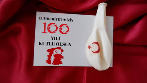 Cumhuriyetin 100. Yılına Özel Tebrik Kartlı Ay Yıldızlı Balon Hediyelik