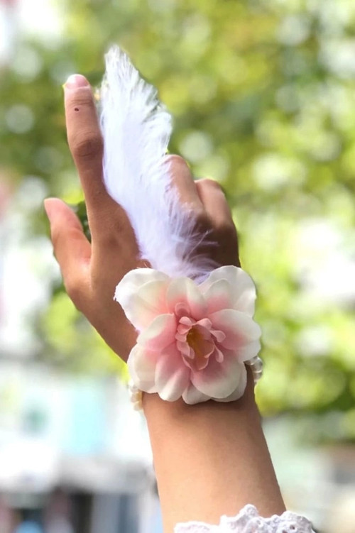 Bride To Be Nedime Gelin Bilekliği Tüy Ve İnci Boncuk Detaylı Somon Renkli Bekarlığa Veda Partisi Bi