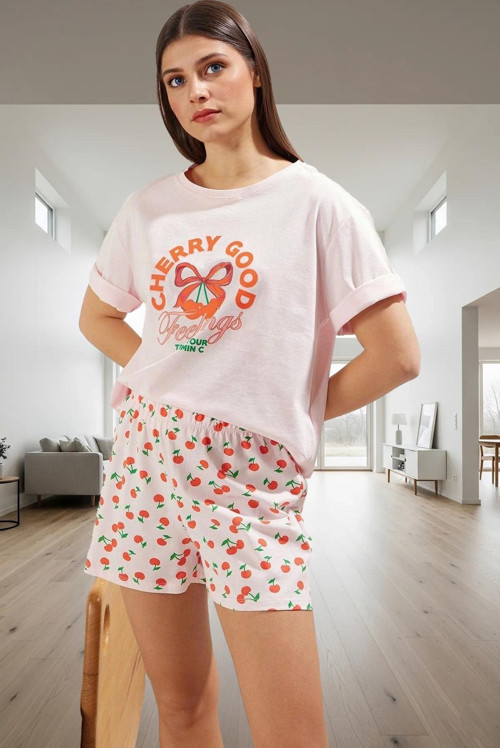Rahat Pamuklu Kiraz Desenli Pijama Takımı Yazlık Şort ve T Shirt Mükemmel Uyum Zarifane Tasarım
