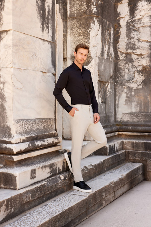 Erkek Siyah Slim Fit Dar Kesim Düz Sert Yaka Uzun Kollu Gömlek