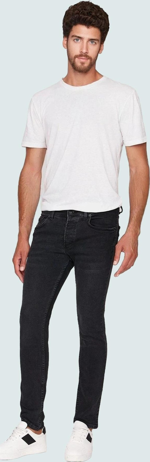 Erkek Denim Skinny Fit Kot Pantolon Pamuk Esnek Kumaş Günlük Şıklık Yaz Aylarının Vazgeçilmezi