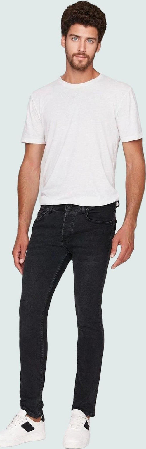 Erkek Denim Skinny Fit Kot Pantolon Pamuk Esnek Kumaş Günlük Şıklık Yaz Aylarının Vazgeçilmezi
