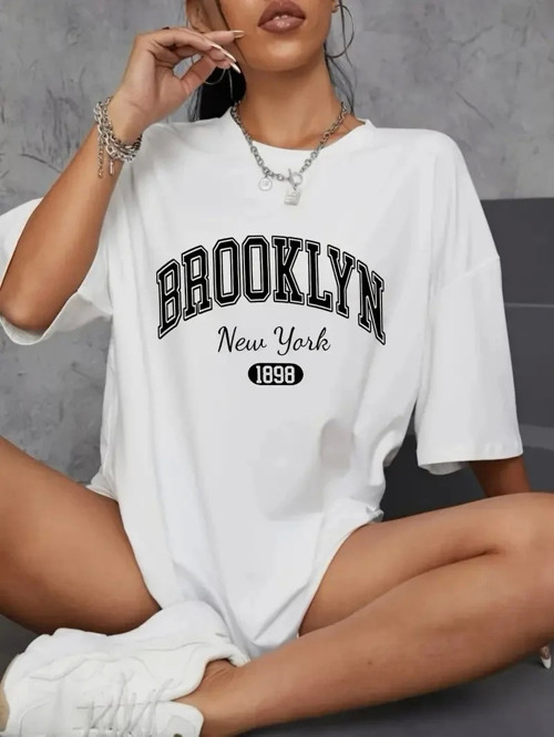 Brooklyn Harf Baskılı Düşük Omuzlu T-shirt, Rahat Kısa Kollu Bol T-shirt, Kadın Giyim - Beyaz
