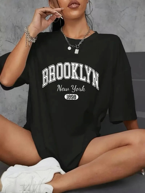 Brooklyn Harf Baskılı Düşük Omuzlu T-shirt, Rahat Kısa Kollu Bol T-shirt, Kadın Giyim - Siyah