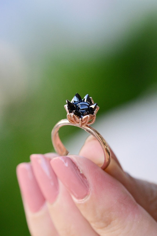 Kadın 14k Rose Altın Kaplama Siyah Zirkon Taşlı Lotus Çiçeği Yüzük