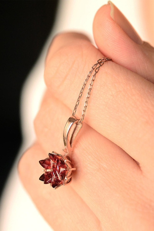 Lotus Gümüş Kırmızı Lotus Çiçeği 14 K Rose Altın Kaplama Kadın Kolye