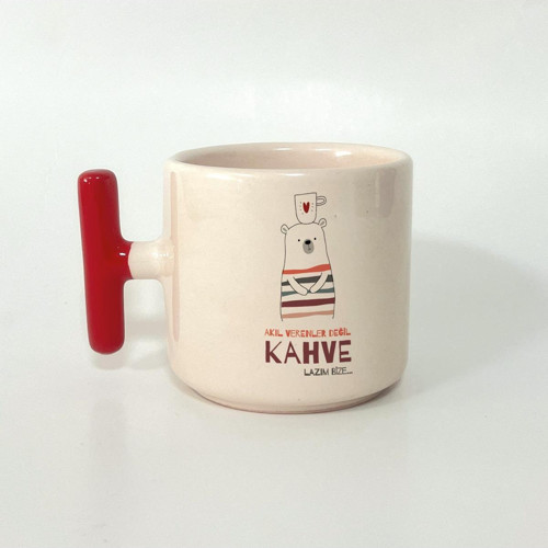 Akıl Verenler Değil Kahve Lazım Bize Baskılı Kırmızı Kulplu T Kupa
