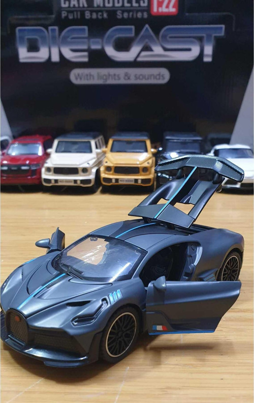Metal Model Araç Bugatti Divo Oyuncak Diecast 15 Cm Araba Kapılar Bagaj Açılır Sesli Işıklı Far