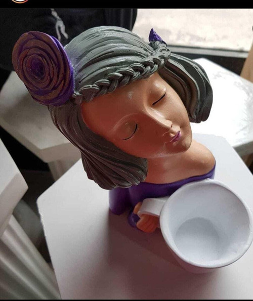 Dekoratif Fincanlı Kız Heykel Biblo 26x15cm Mor