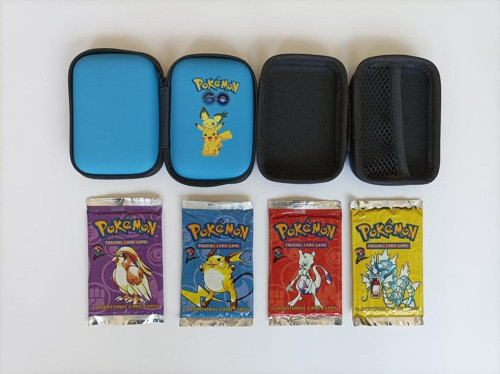 Pokemon Kart 4lü Paket 11li Paket Toplam 44 Adet ve Pakemon Kart Çantası