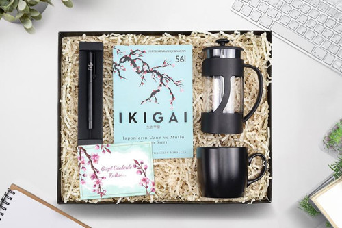 Mat Roller Kalem & Siyah Kupa & Siyah French Press & Ikigai Kitap Hediye Seti