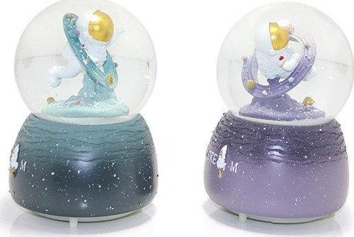 Işıklı Müzikli Püskürtmeli Kar Küresi 16 cm -268