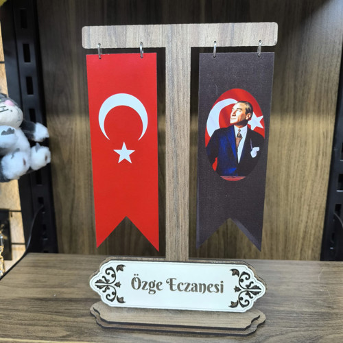 Kişiye Özel Ahşap Masa Bayrağı İsimlik