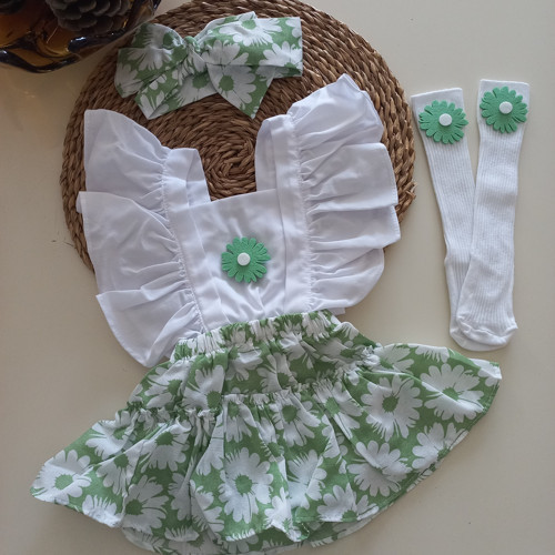 Kız Bebek Beyaz Yeşil Çiçek Desenli Fırfırlı Salopet Bandana Beyaz Çorap Takım
