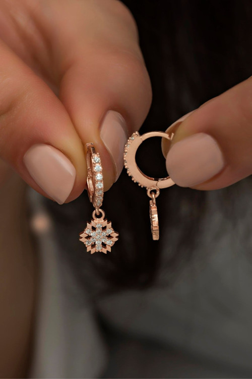 925 Ayar Gümüş Sallantılı Rose Kartanesi Küpe