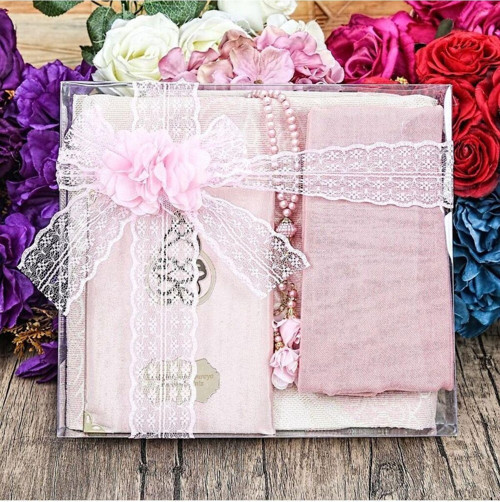Hediyelik Kadife Kaplı Yasin Kitabı, Seccade, Şal, Inci Tesbih, Asetat Kutulu (26×23) Set-Pembe