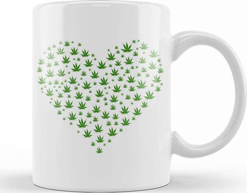 Marijuana İn A Heart Shape Kupa Bardak Porselen