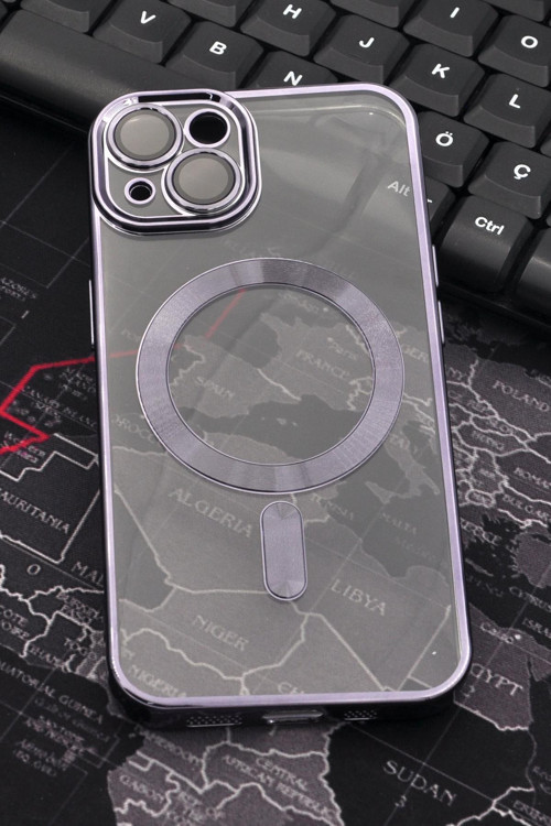 iPhone 13 Uyumlu MagSafe Özellikli Mor Renkli Kenarlı Lazerli Şeffaf Kılıf Lens Korumalı