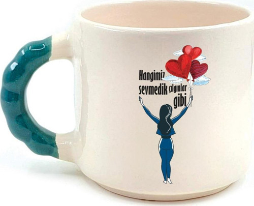 Hangimiz Sevmedik Çılgınlar Gibi Balonlu Kız Baskılı Yeşil Kulplu Boncuk Kupa