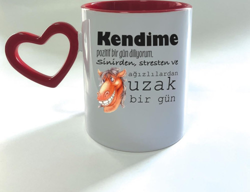 Kendime Pozitif Bir Gün Diliyorum Baskılı Kırmızı Boş Kalp Kulplu Mega Kupa