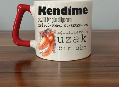 Kendime Pozitif Bir Gün Diliyorum Baskılı Kırmızı Kulplu D Kupa