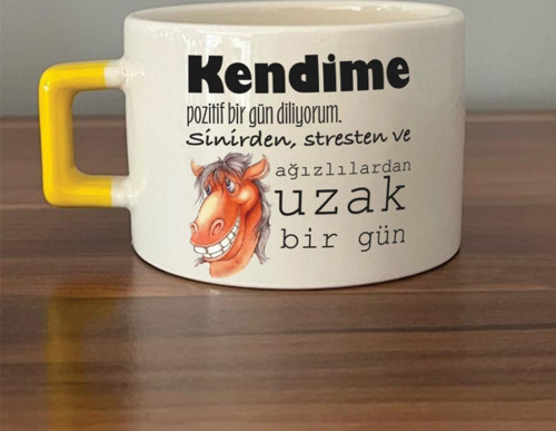 Kendime Pozitif Bir Gün Diliyorum Baskılı Sarı Kulplu C Fincan