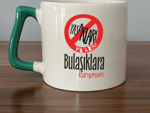 Yasakları Yıkarım Bulaşıklara Karışmam Baskılı Yeşil Kulplu D Kupa