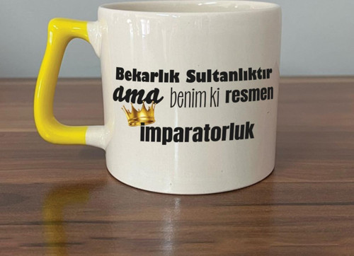 Bekarlık Sultanlıktır Ama Baskılı Sarı Kulplu D Kupa