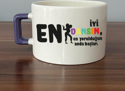 En İyi Dansın Baskılı Kadınlar Günü Mor Kulplu C Fincan