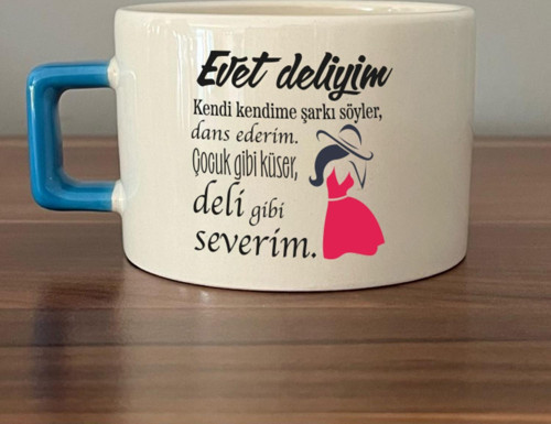 Evet Deliyim Baskılı Kadınlar Günü Mavi Kulplu C Fincan