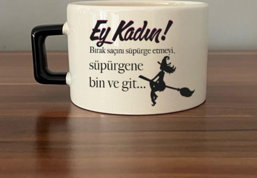 Ey Kadın! Baskılı Kadınlar Günü Siyah Kulplu C Fincan