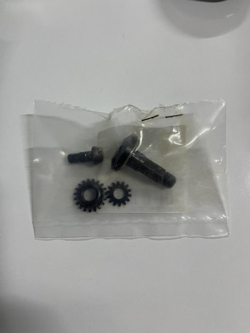 32 mm Akülü Budama Makası Yağlama Vidalama Seti