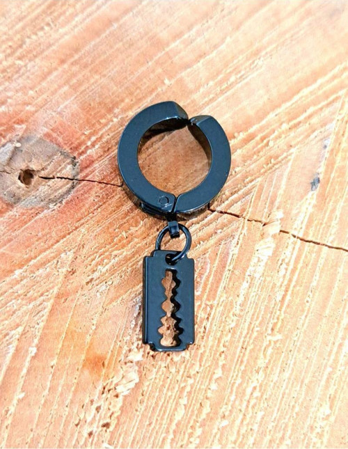 Çelik Jilet Figürlü Kıstırma Siyah Unisex Küpe