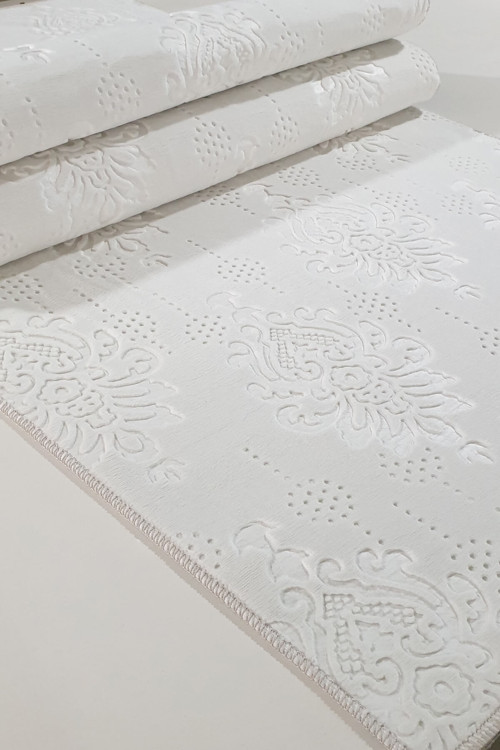 Krem Kaymaz Tabanlı Kabartmalı Kesme Rulo Yolluk Halı YM340