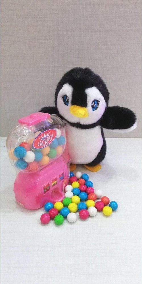 2 Si 1 Arada / Sevimli Arkadaşım Penguen 15 Cm Ve Pembe Jackpot Sakız Makinesi