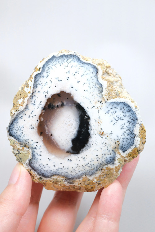 Cilalı Merlinit - Dendritik Opal Levhası, Mavi Bantlı & Pembe Kalcedon Çekirdeği, 264g