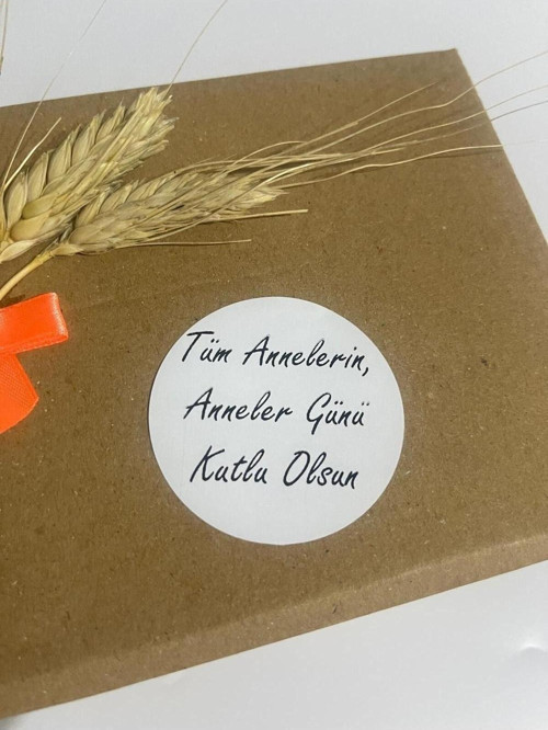 Anneler Günü Siyah El Yazılı Yuvarlak Yapışkanlı Etiket 3 x 3 cm 150 Adet