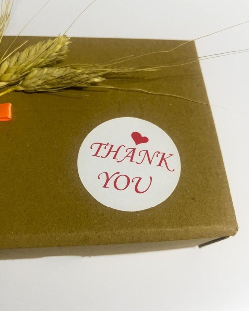 Thank You Kırmızı Yazılı Üstü Kalpli Yuvarlak Yapışkanlı Etiket 5 x 5 cm 100 Adet