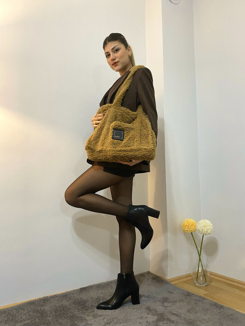 Peluş Çanta 2024 Sonbahar Kış Sezonu Yeni Moda Çok Şık Trend Yumuşacık Omuz Çantası