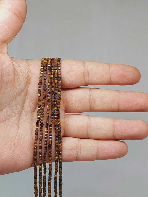 Bileklik Boy Kaplangözü Taşı Küp Şekilli Dizi 2mm (51130) Yarım Dizi (17CM UZUNLUĞUNDADIR)