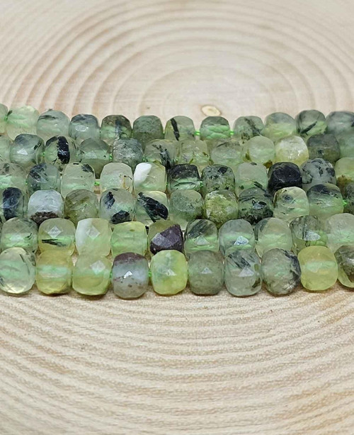 Bileklik Boy Prehnit (PRİNAYT) Taşı Küp Şekilli Yarım Dizi 4.5mm (18CM UZUNLUĞUNDADIR)