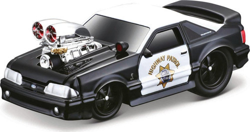 Muscle Machines 06 - 1993 Ford Mustang SVT Cobra Model Araba 1/64